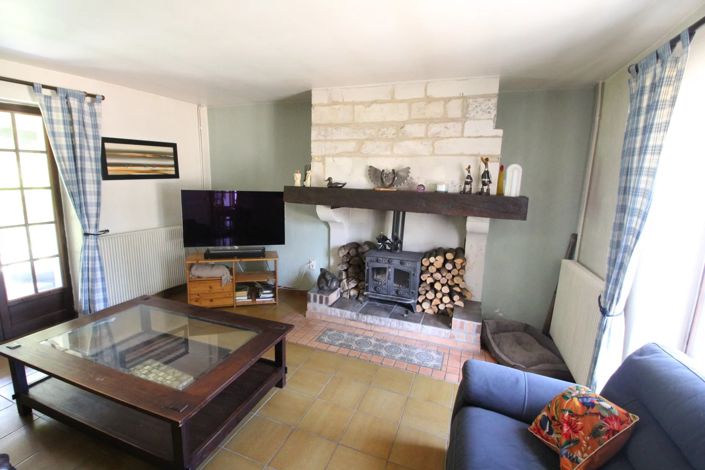 Image No.3-8 Bed House for sale