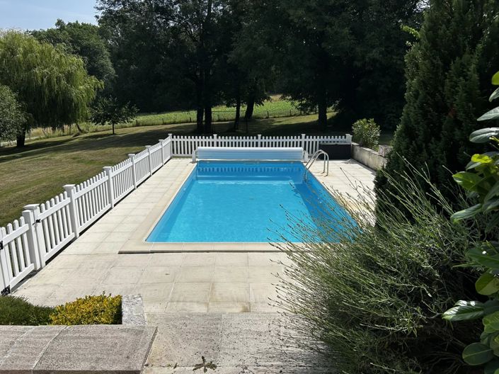 Image No.3-Maison de 4 chambres à vendre à Charente