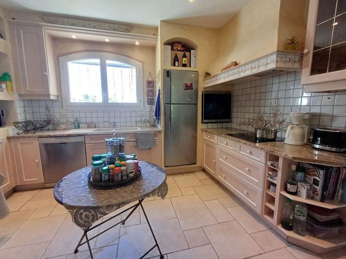 Image No.5-5 Bed House for sale