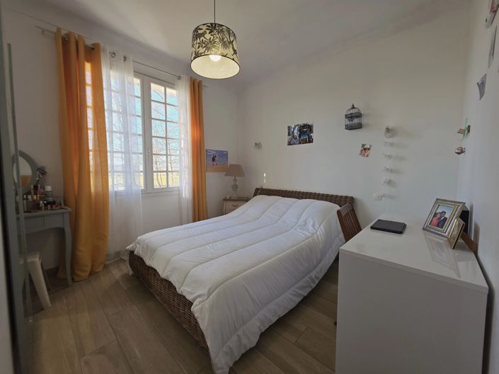 Image No.10-4 Bed House for sale