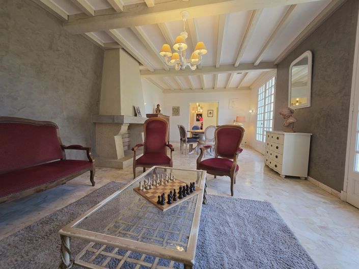 Image No.3-4 Bed House for sale