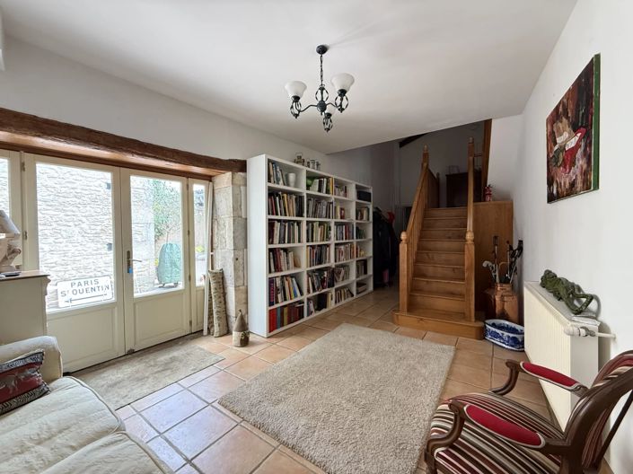 Image No.6-5 Bed House for sale