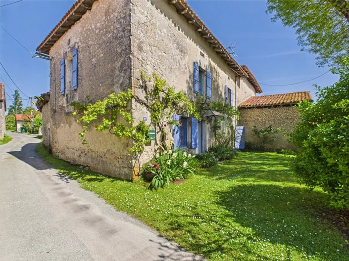Image No.11-3 Bed Village House for sale