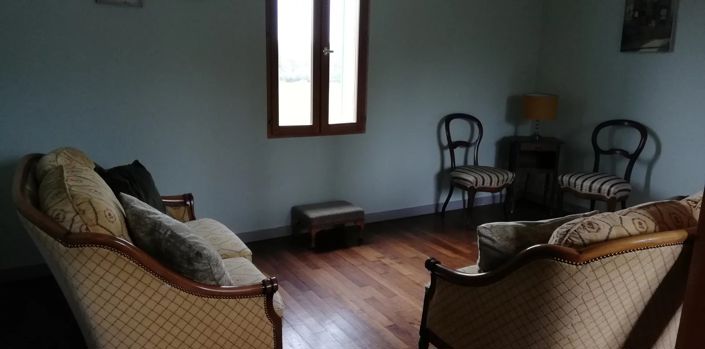 Image No.8-2 Bed House for sale