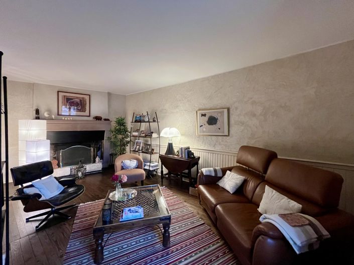Image No.8-4 Bed Village House for sale