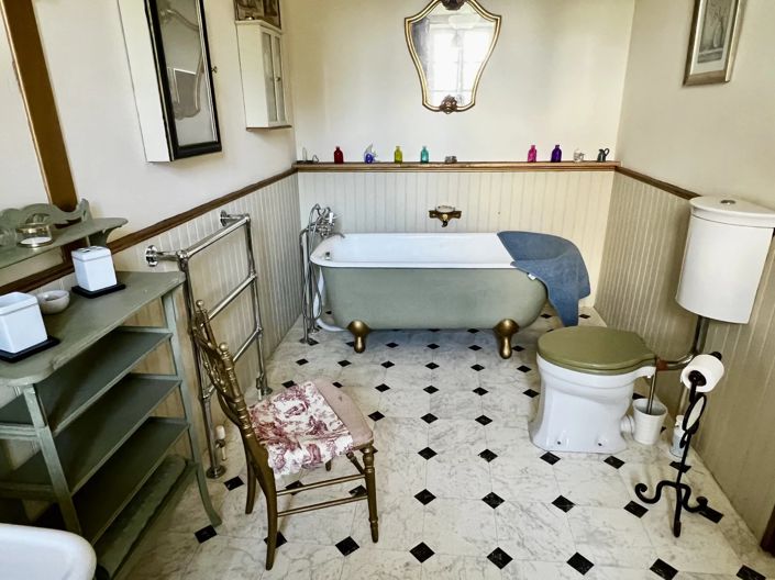 Image No.14-6 Bed House for sale