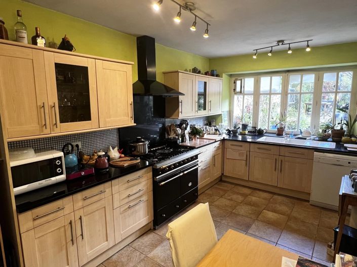Image No.4-6 Bed House for sale