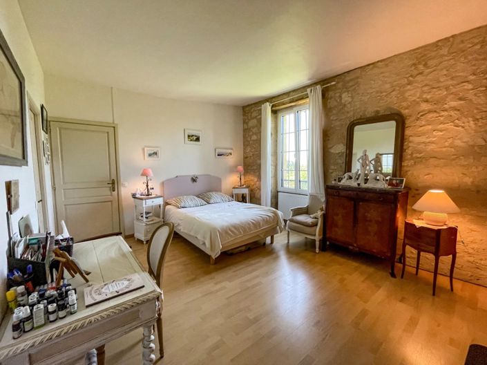 Image No.10-7 Bed House for sale