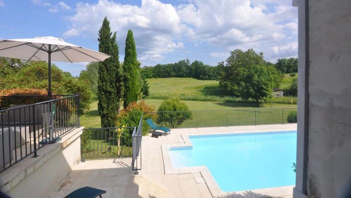 Image No.2-4 Bed House for sale