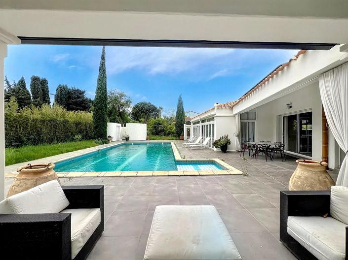 Image No.2-4 Bed House for sale