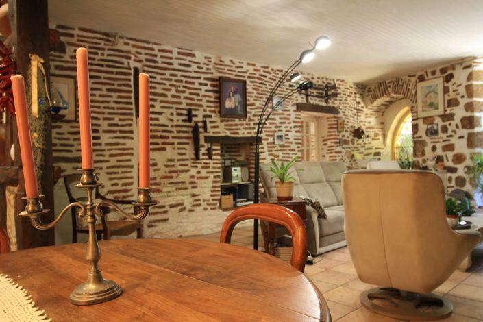 Image No.7-6 Bed Village House for sale