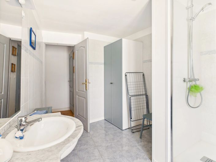 Image No.11-5 Bed House for sale