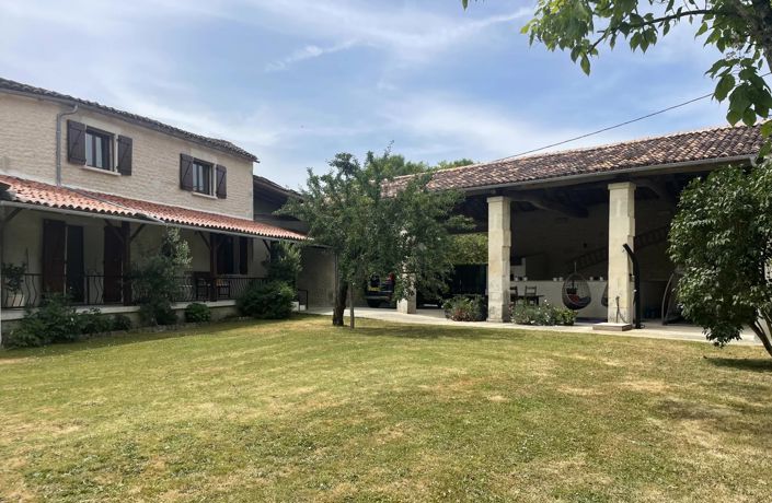 Image No.8-8 Bed House for sale