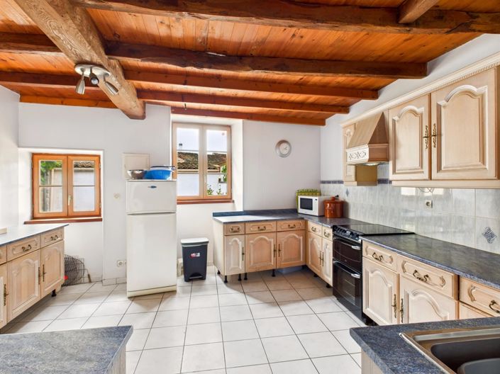 Image No.4-7 Bed Village House for sale