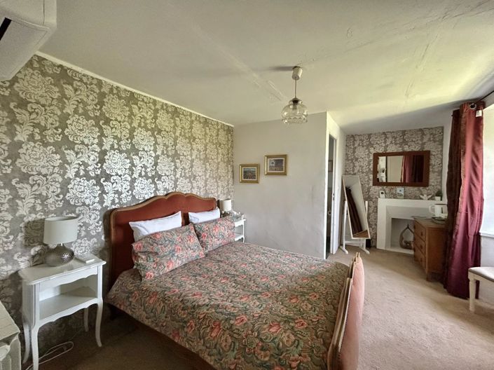 Image No.10-5 Bed Farmhouse for sale