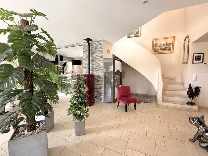 Image No.5-3 Bed House for sale