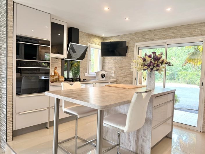 Image No.7-3 Bed House for sale