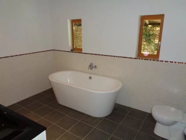 Image No.11-3 Bed House for sale