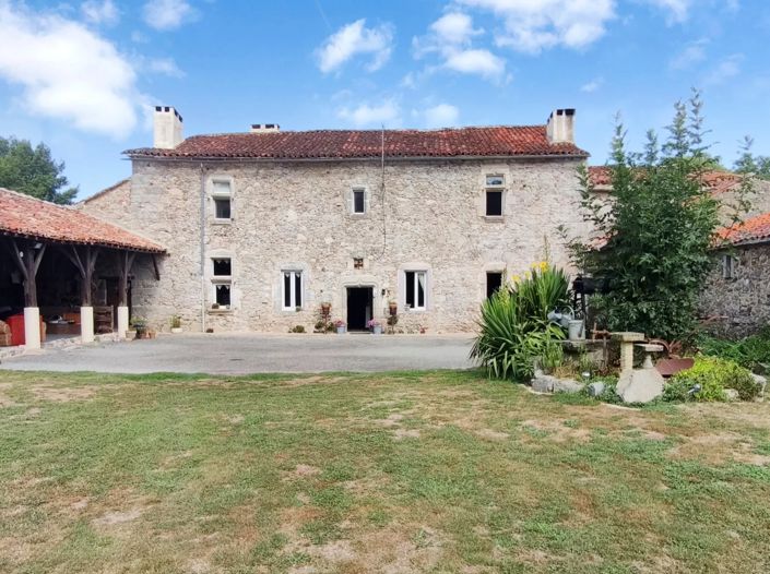 Image No.2-4 Bed Farmhouse for sale