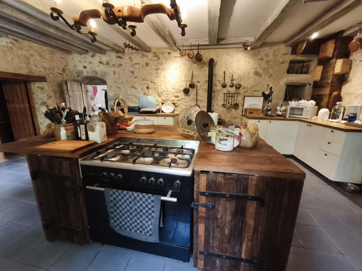 Image No.10-4 Bed Farmhouse for sale