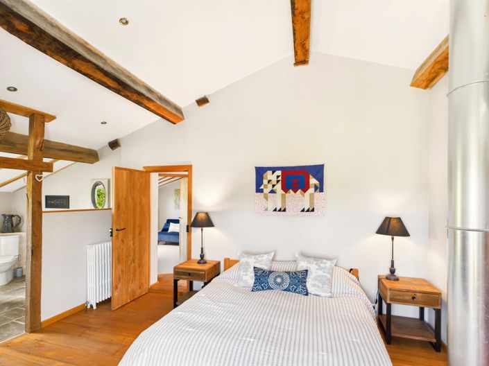 Image No.10-8 Bed House for sale