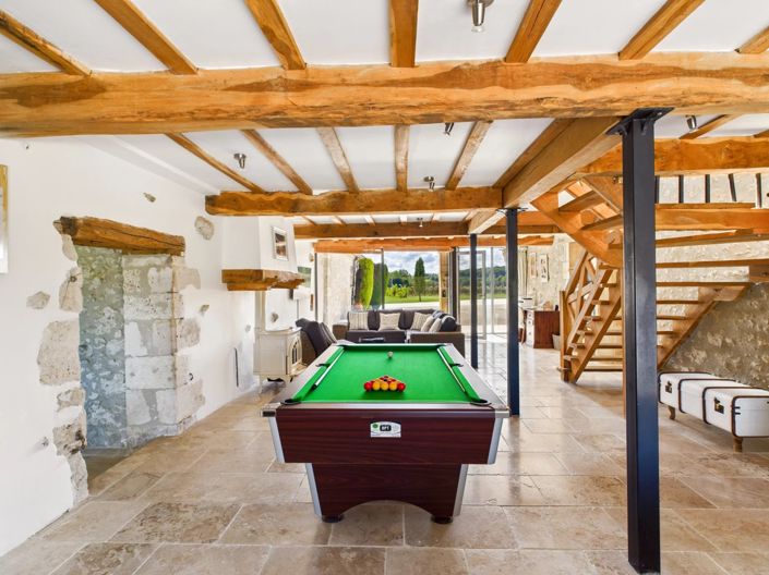 Image No.7-8 Bed House for sale