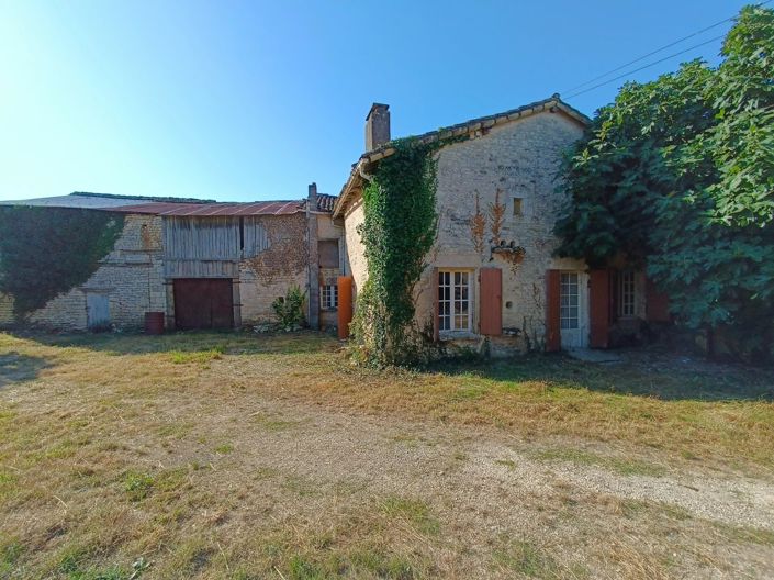 Image No.2-Maison de village de 3 chambres à vendre à Villefagnan