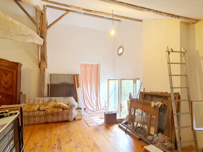 Image No.10-6 Bed House for sale