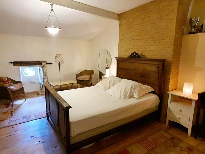 Image No.11-6 Bed House for sale