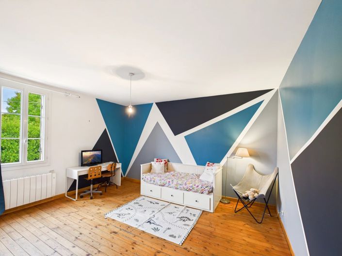 Image No.9-8 Bed House for sale