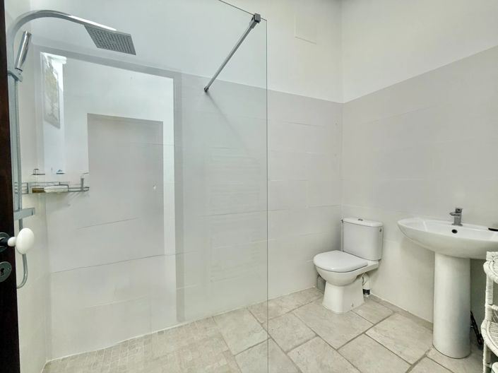 Image No.10-4 Bed House for sale