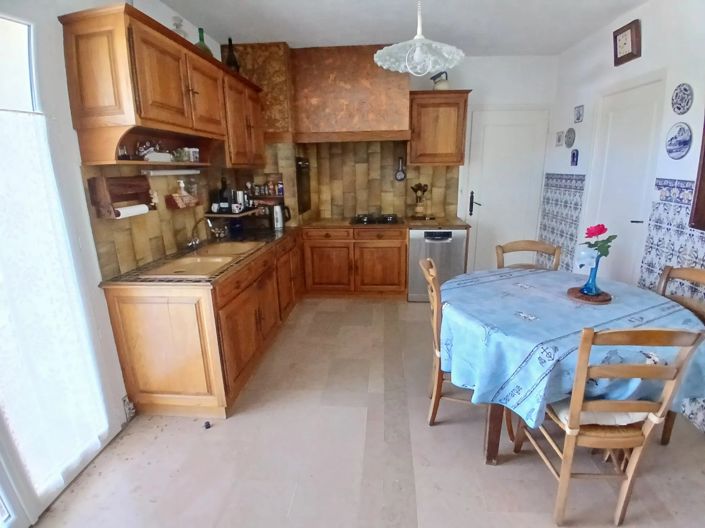 Image No.6-5 Bed House for sale