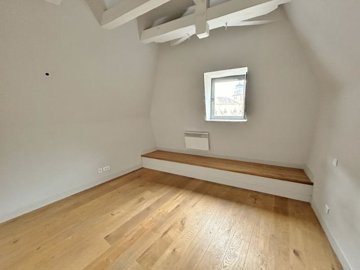 62047