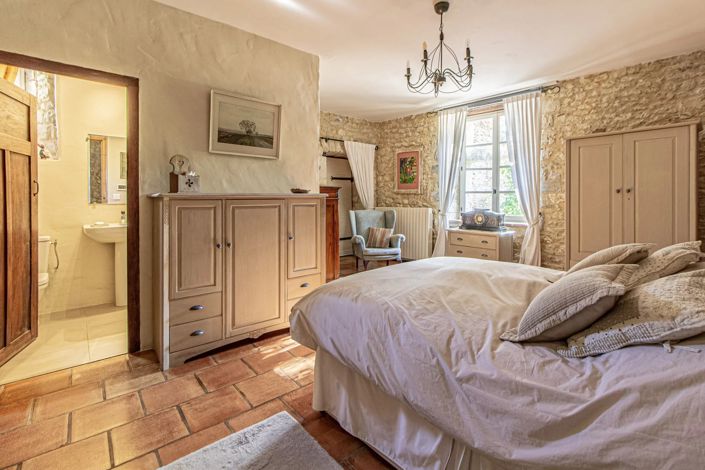 Image No.10-4 Bed House for sale