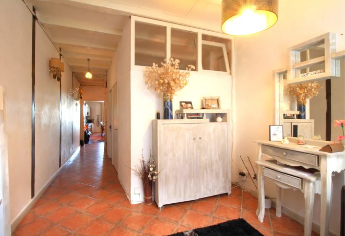 Image No.10-3 Bed House for sale