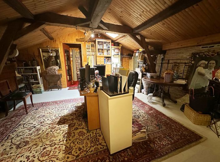 Image No.9-4 Bed House for sale