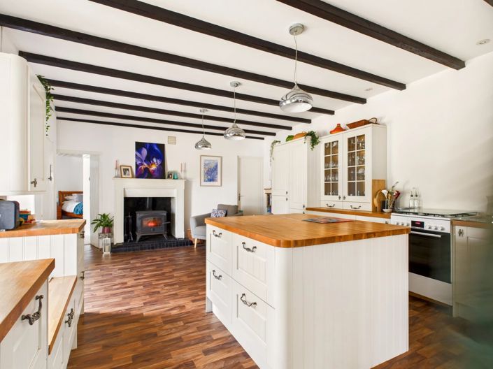 Image No.4-4 Bed Village House for sale