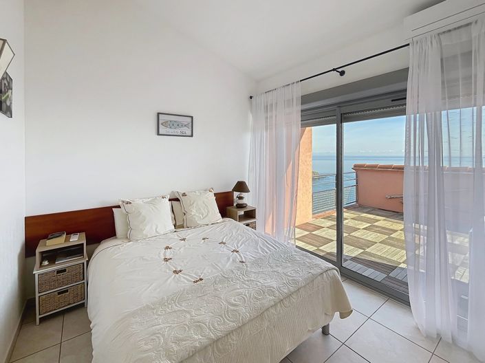 Image No.8-2 Bed Property for sale