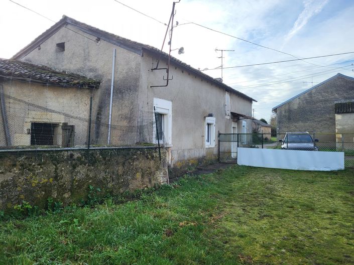 Image No.2-Maison de 2 chambres à vendre à Saint-Savin