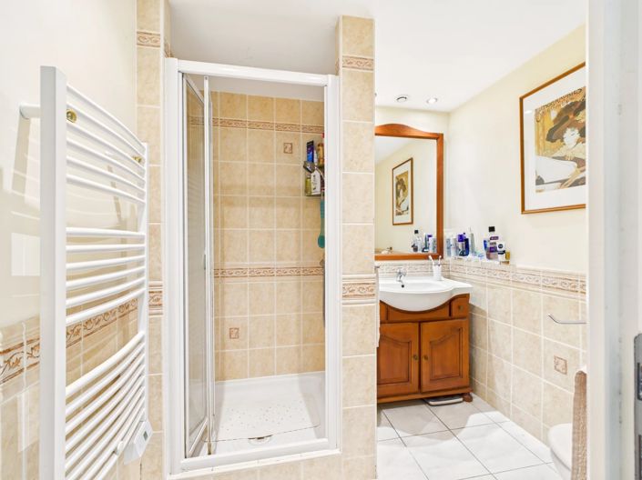 Image No.10-4 Bed House for sale