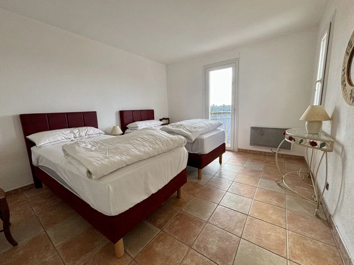 Image No.11-6 Bed House for sale