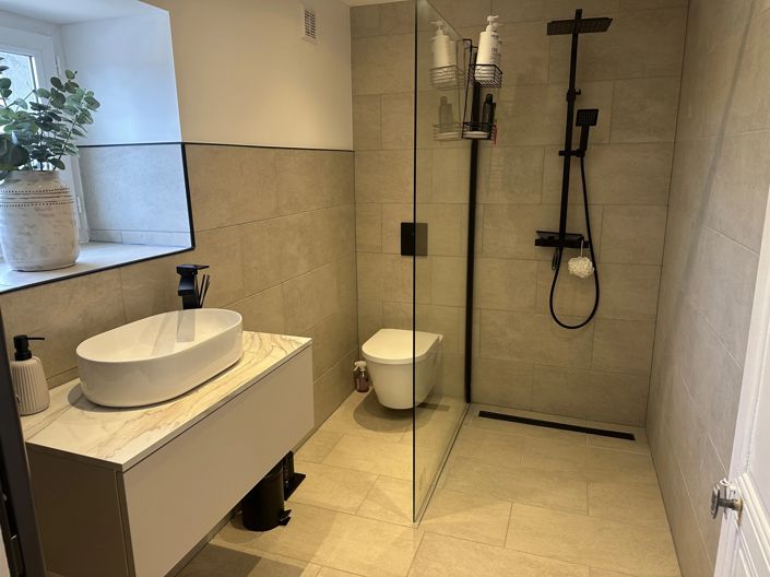 Image No.11-5 Bed House for sale