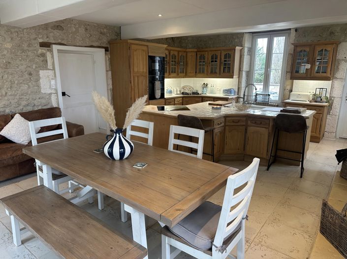 Image No.6-5 Bed House for sale