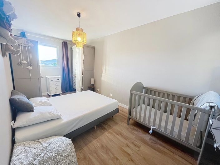 Image No.11-5 Bed House for sale