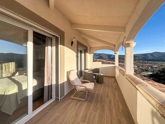 Image No.6-5 Bed House for sale