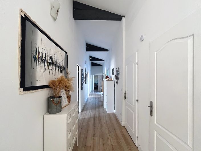 Image No.7-5 Bed House for sale