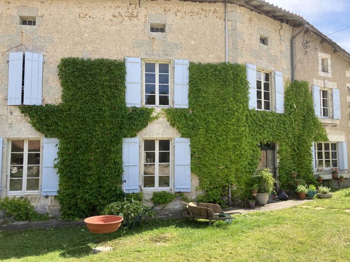 Image No.2-Maison de 4 chambres à vendre à Aubeterre-sur-Dronne