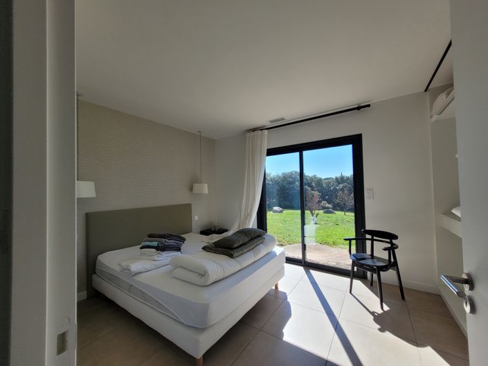 Image No.11-2 Bed House for sale