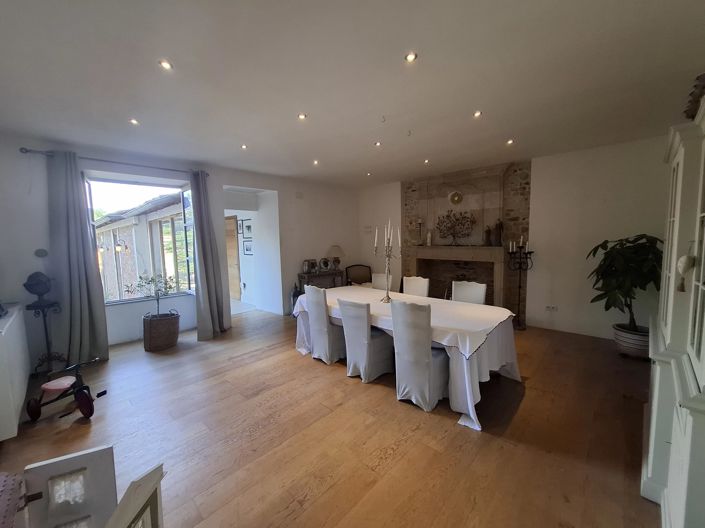 Image No.4-4 Bed House for sale