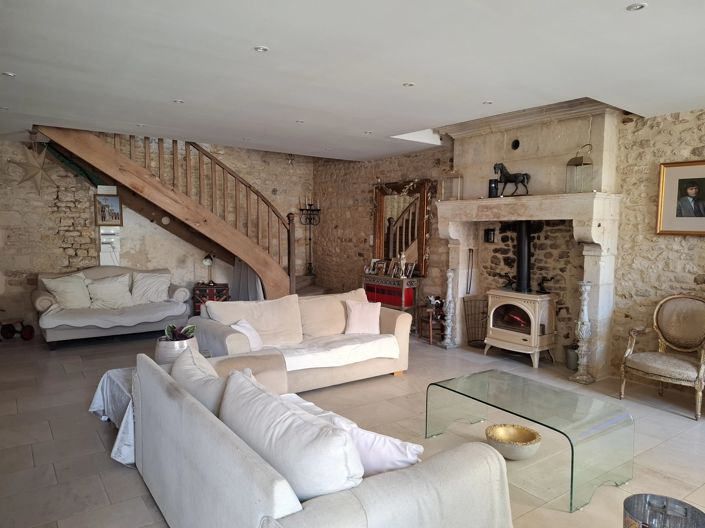 Image No.6-4 Bed House for sale